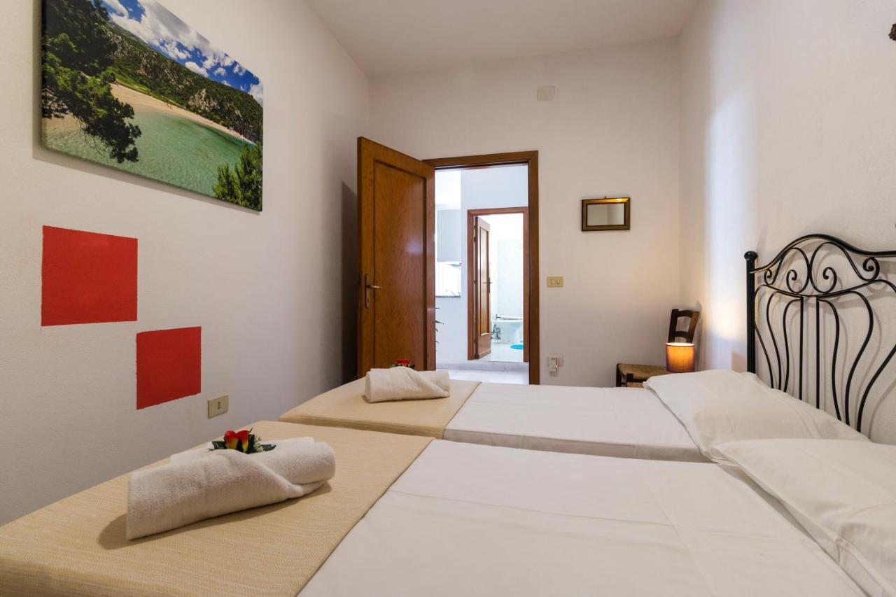 Suite Apartment La Punta Cala Gonone Exterior photo