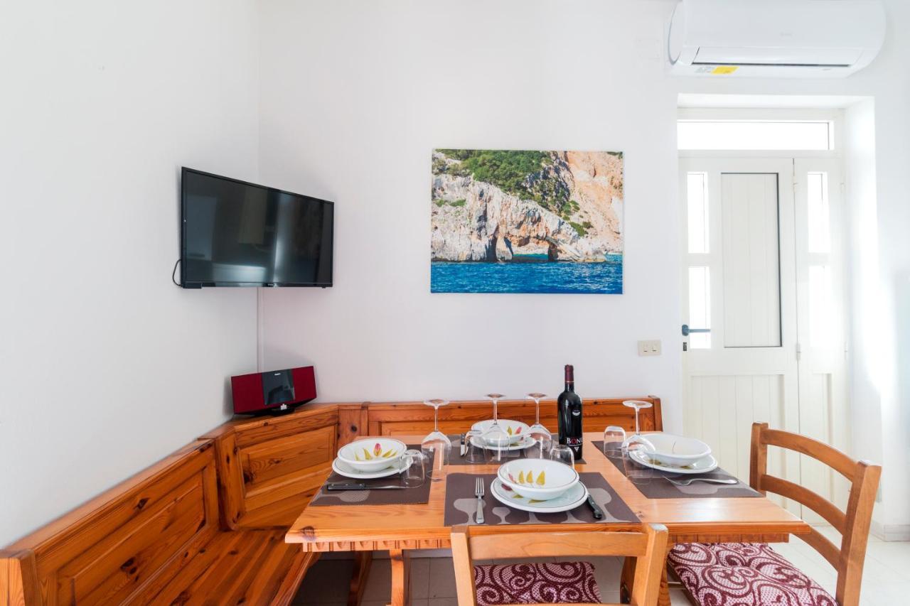 Suite Apartment La Punta Cala Gonone Exterior photo