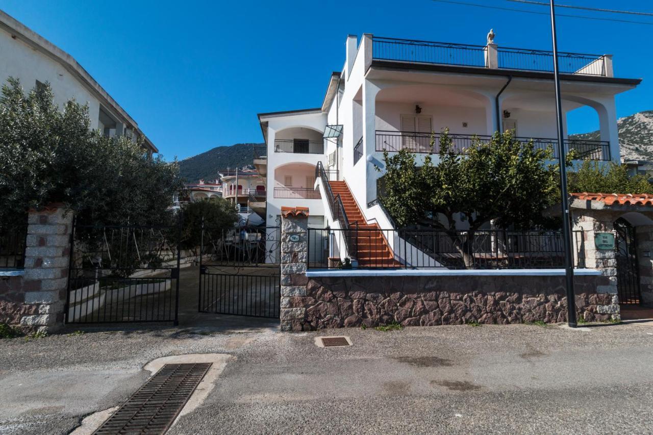 Suite Apartment La Punta Cala Gonone Exterior photo